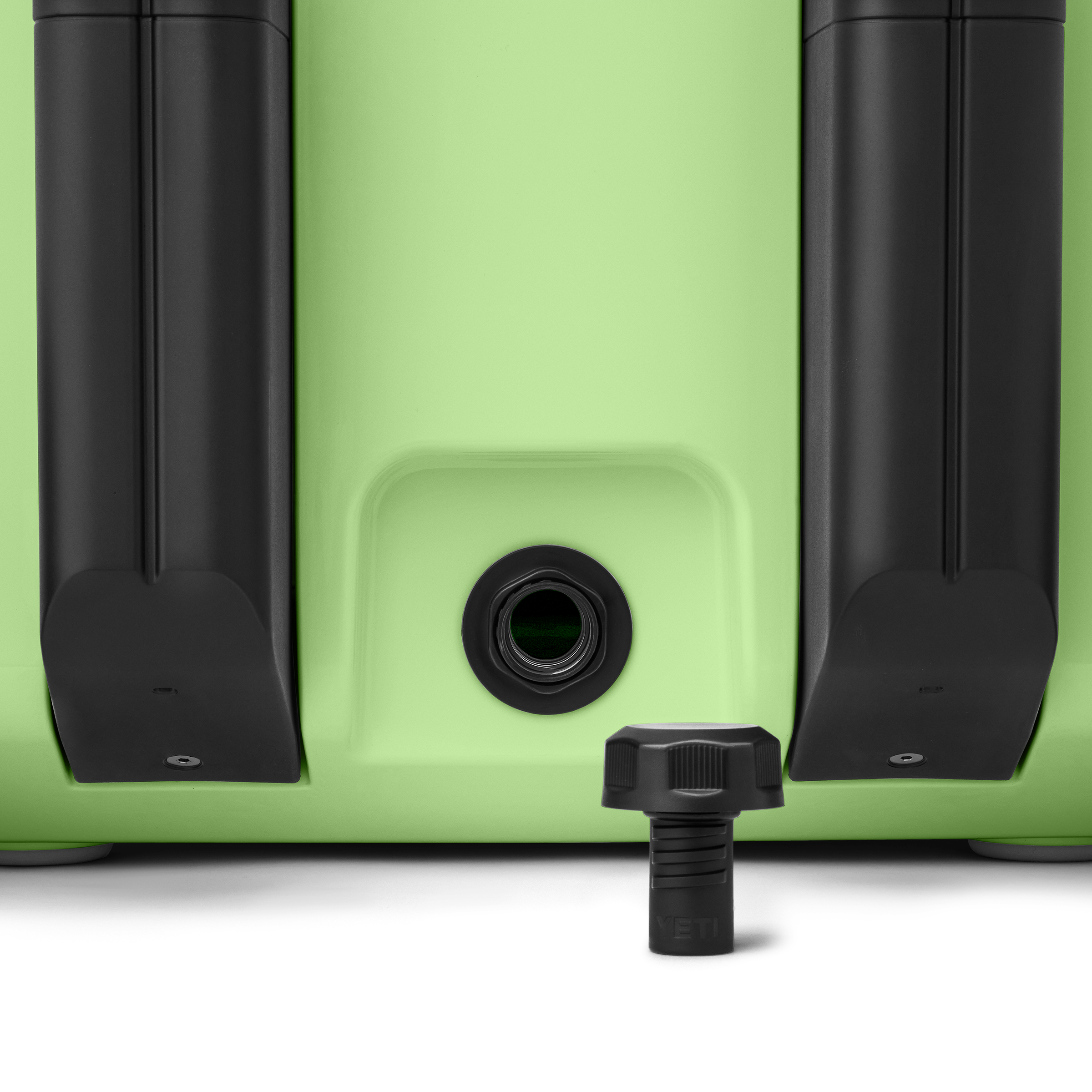 Roadie® 32 Wheeled Cool Box - Image 9